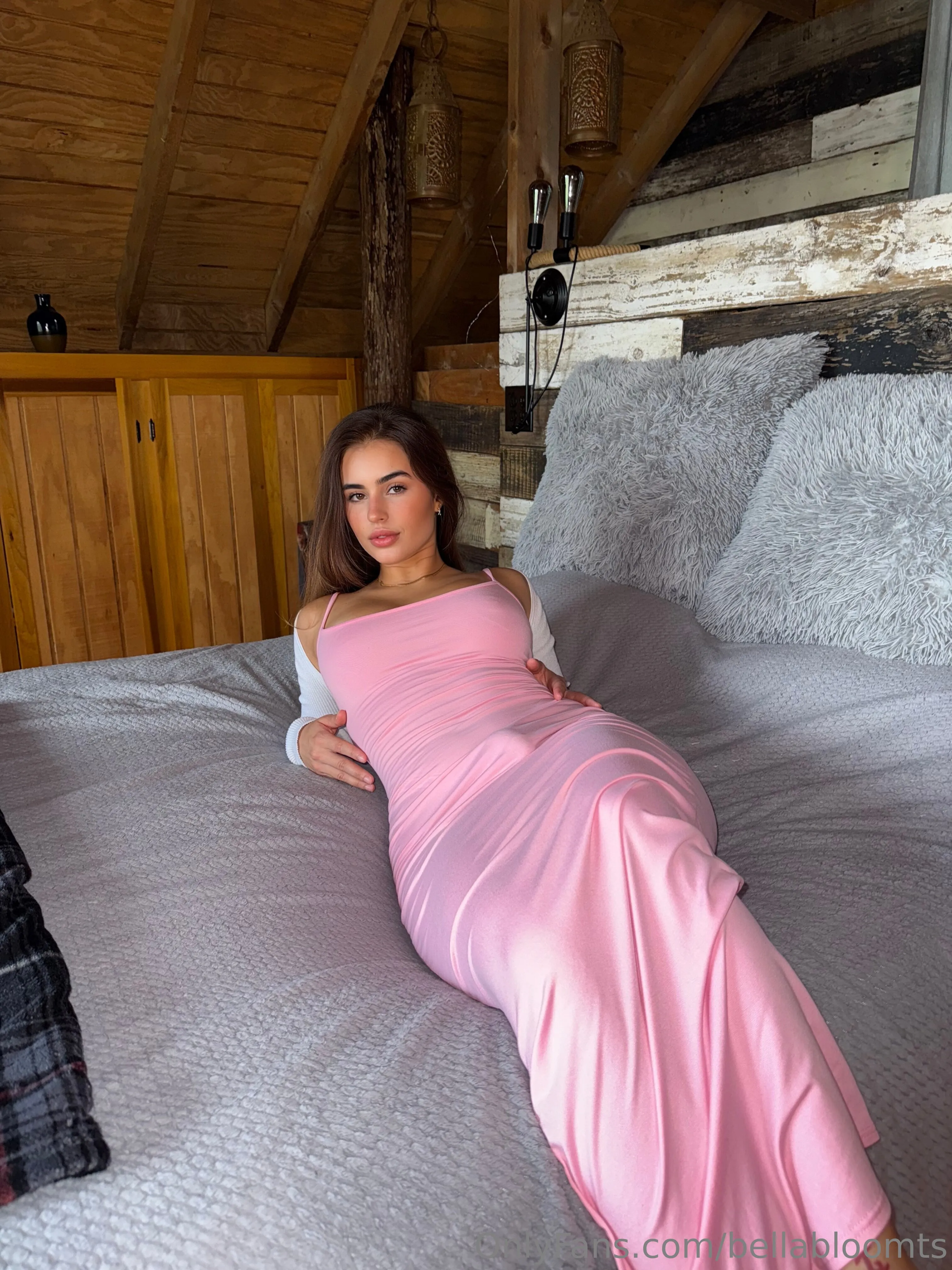 Bella Bloom OnlyFans free account photo 6 - bellabloomts nudes and sex tapes