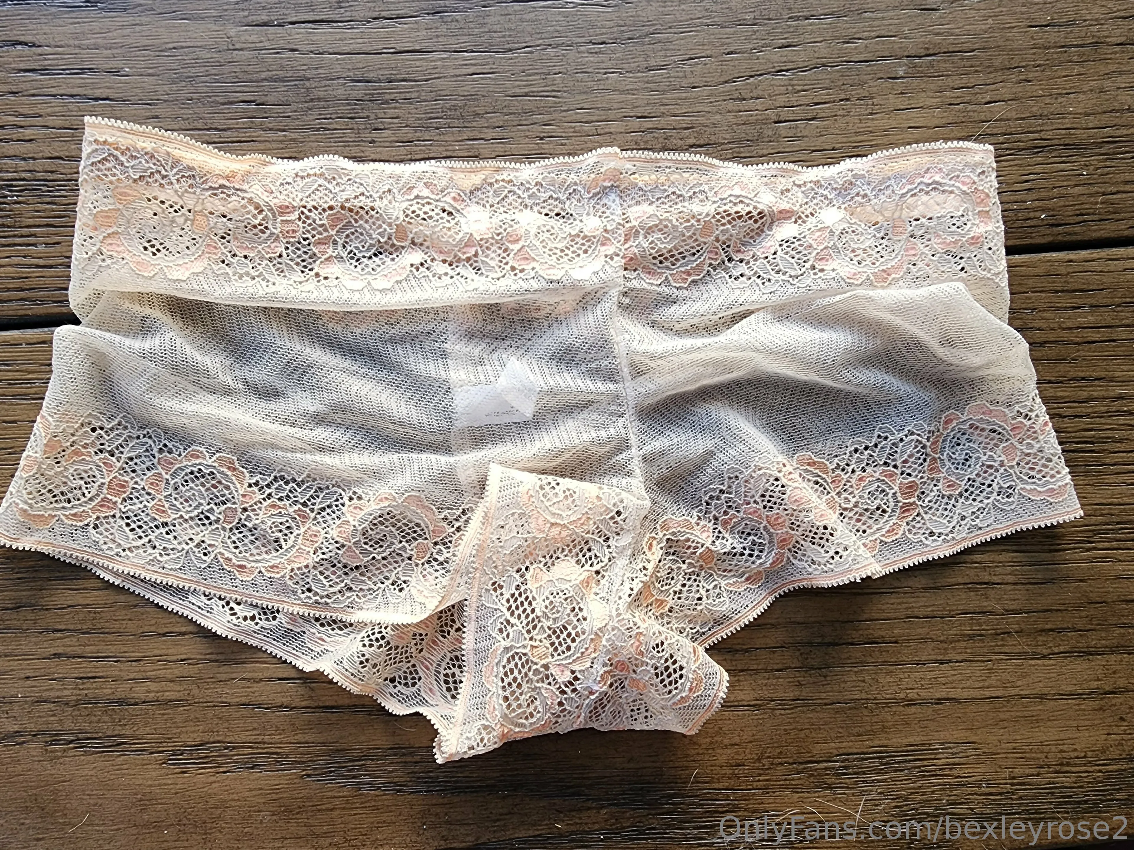 Layaaa OnlyFans free account photo 7 - bexleyrose2 nudes and sex tapes