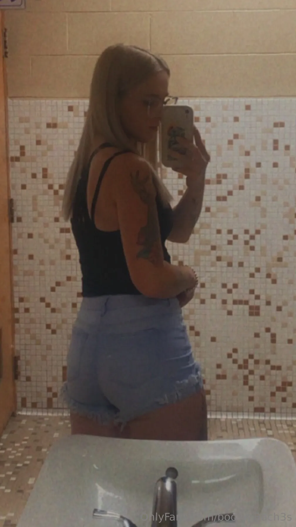 BootyP3ach3s 🍑 OnlyFans free account photo 1 - bootyp3ach3s nudes and sex tapes