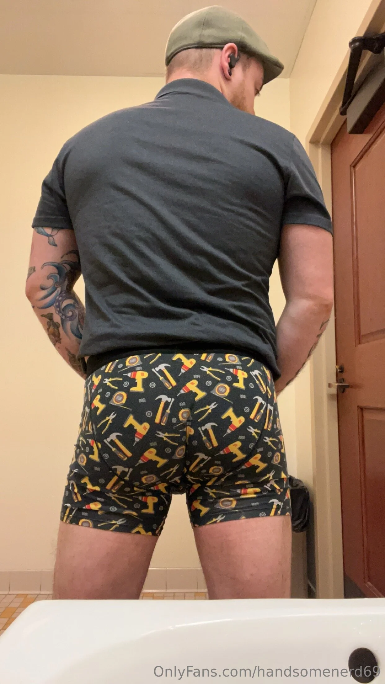 Handsomenerd OnlyFans free account photo 3 - handsomenerd69 nudes and sex tapes