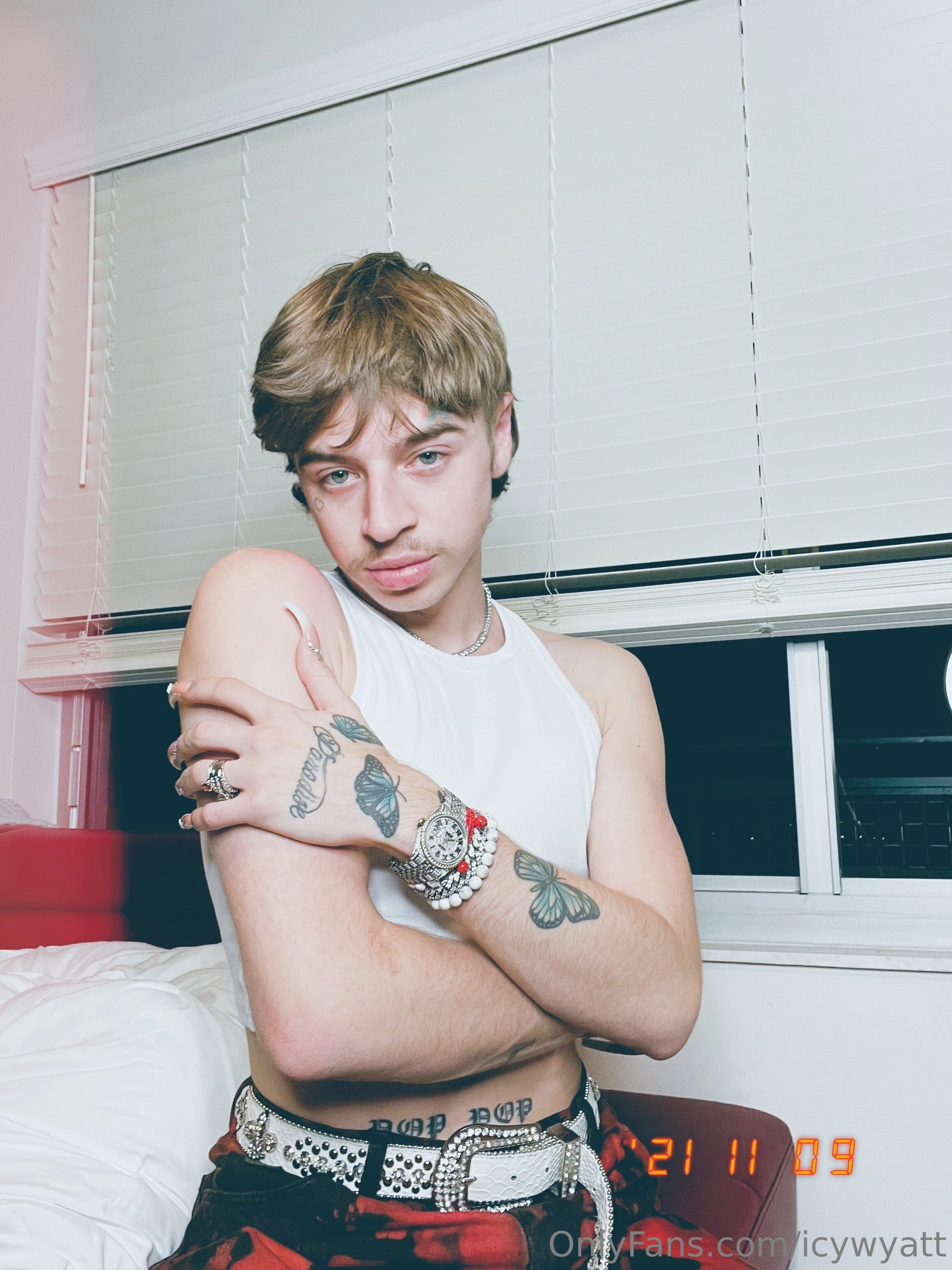 Icy Wyatt OnlyFans free account photo 2 - icywyatt nudes and sex tapes