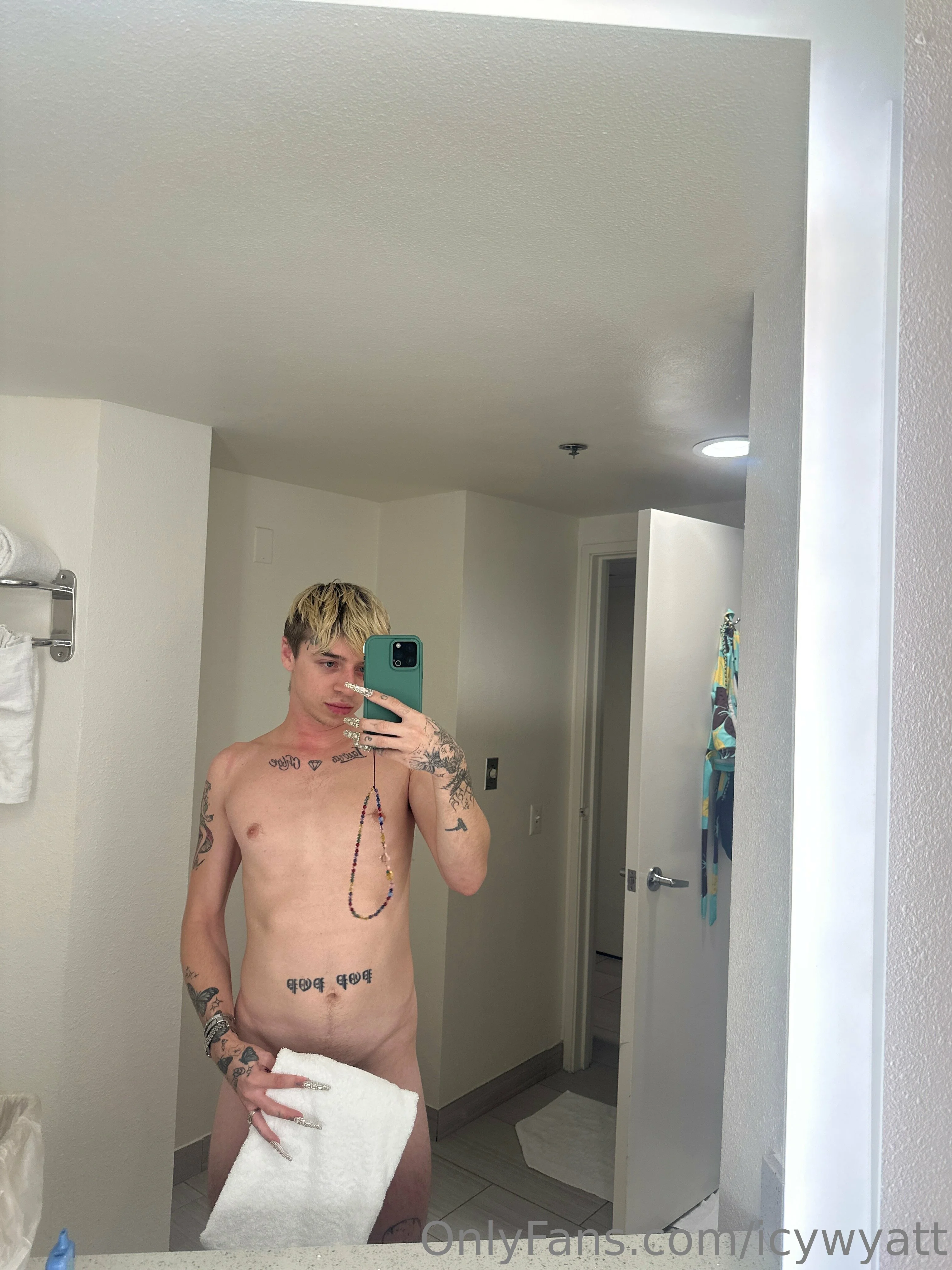 Icy Wyatt OnlyFans free account photo 12 - icywyatt nudes and sex tapes