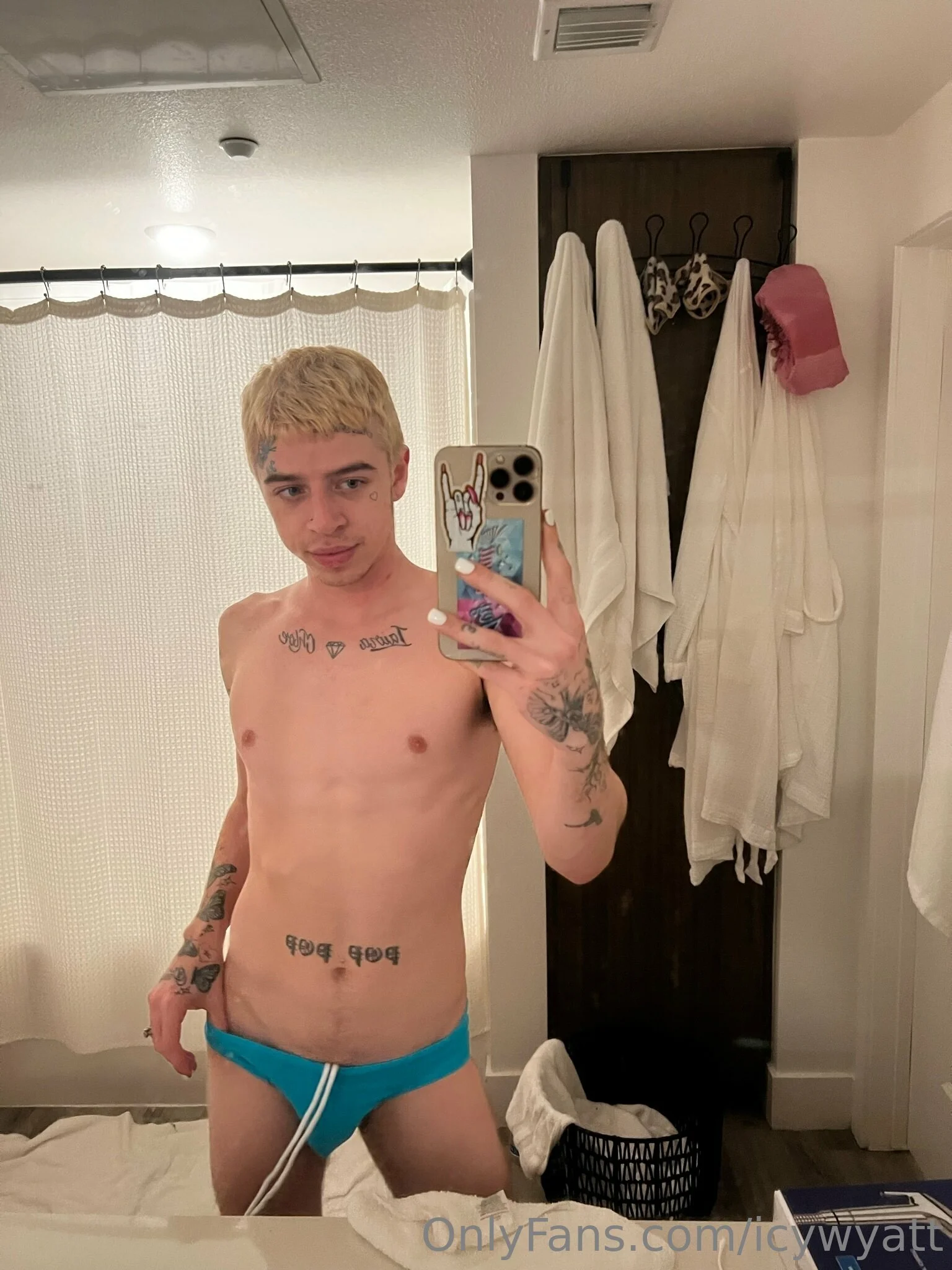 Icy Wyatt OnlyFans free account photo 5 - icywyatt nudes and sex tapes