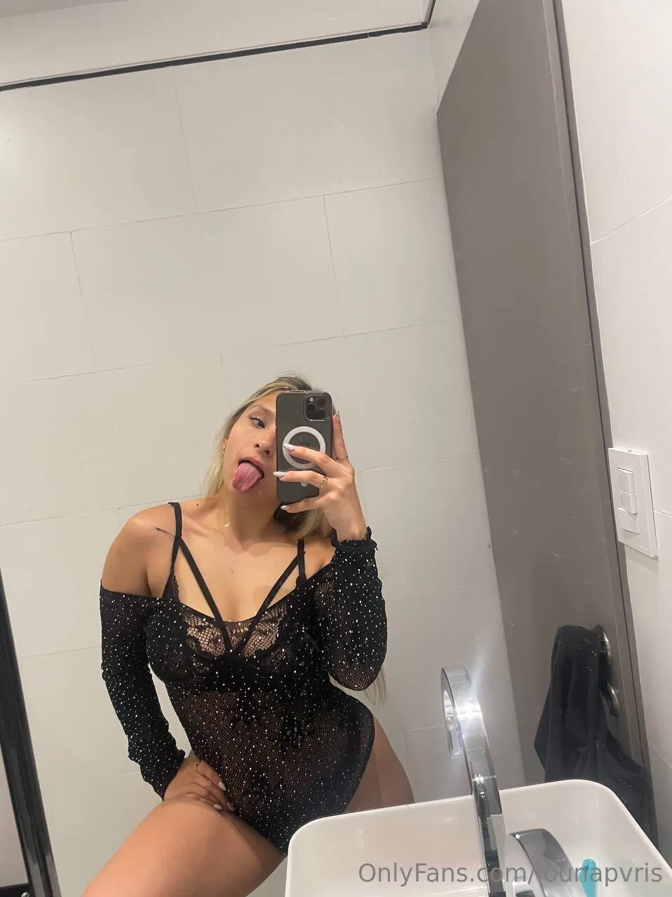 Louna 🩵 OnlyFans free account photo 1 - lounapvris nudes and sex tapes