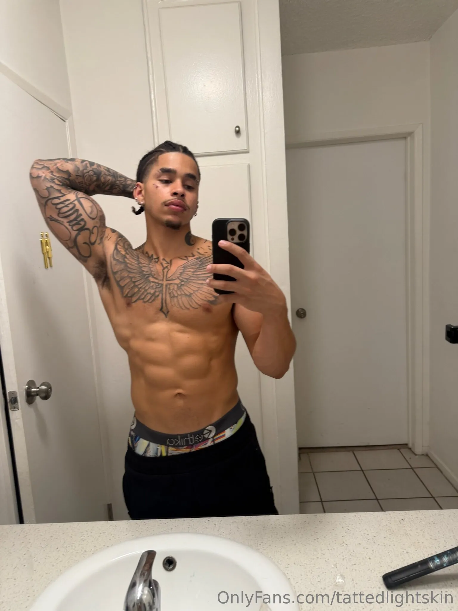 Valentino OnlyFans free account photo 2 - tattedlightskin nudes and sex tapes